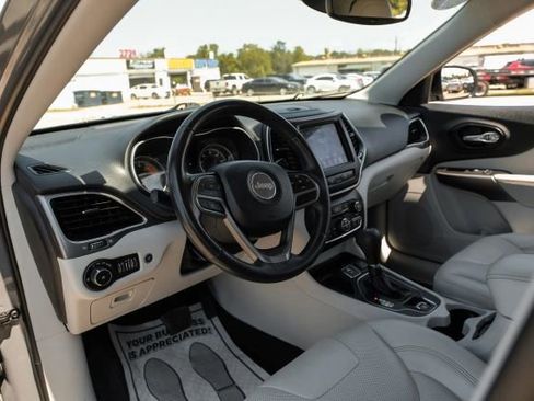 Used 2021 Jeep Cherokee Latitude Lux w/ Sun & Sound Group image 3