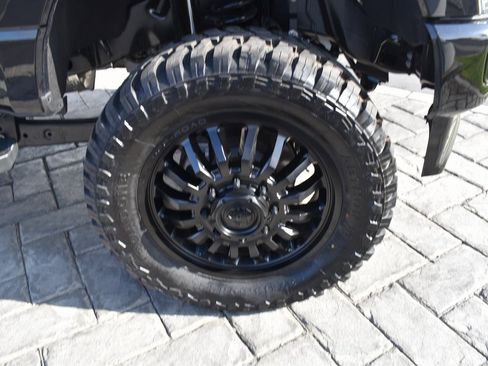 Used 2025 Ford F350 Lariat w/ FX4 Off-Road Package image 4