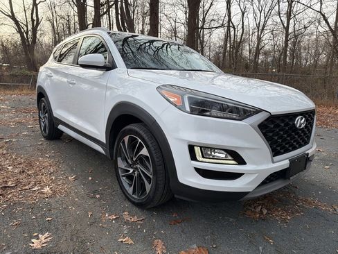 Used 2019 Hyundai Tucson Sport image 2