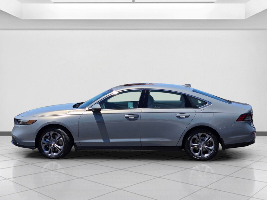 Used 2026 Honda Accord EX-L image 8