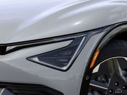 New 2025 Kia EV6 Light w/ Light LR Technology Package image 11