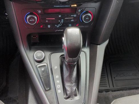 Used 2017 Ford Focus SEL w/ Cold Weather Package image 12