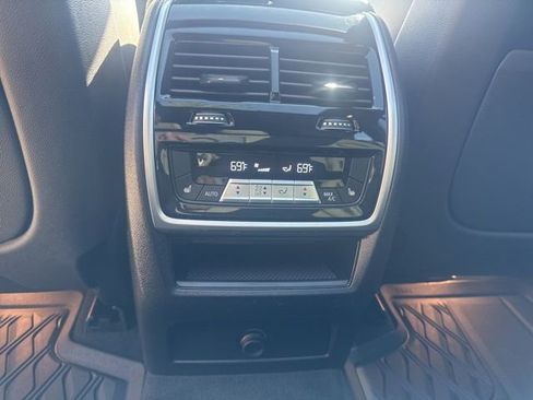 Used 2021 BMW X5 xDrive40i w/ M Sport Package image 22