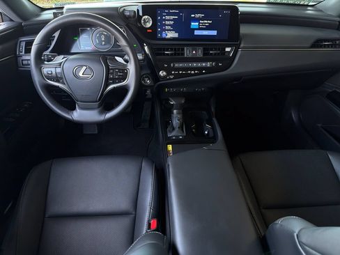 Used 2025 Lexus ES 300h w/ Premium Package FWD image 13