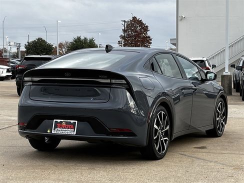 Used 2023 Toyota Prius Prime Premium image 4