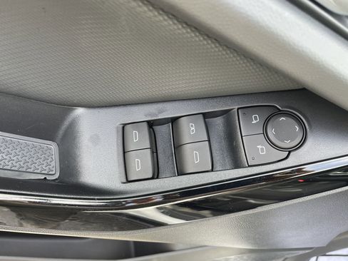 New 2026 Chevrolet Equinox LT image 11