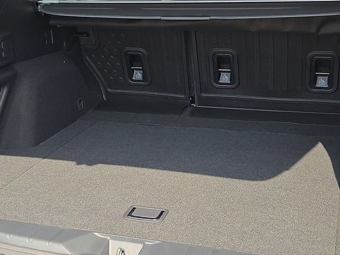 Used 2025 Subaru Outback Premium image 9