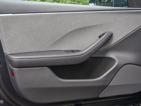 Used 2025 Tesla Model 3 Long Range image 19