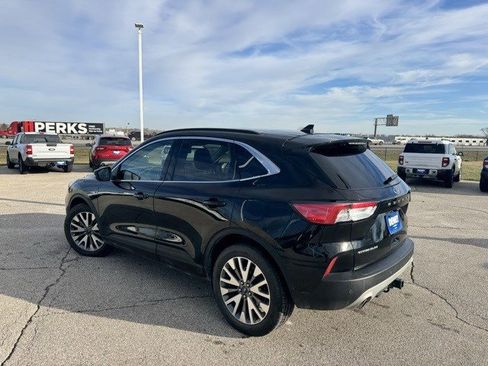 Used 2020 Ford Escape Titanium image 6