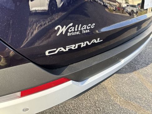 New 2026 Kia Carnival EX FWD image 7