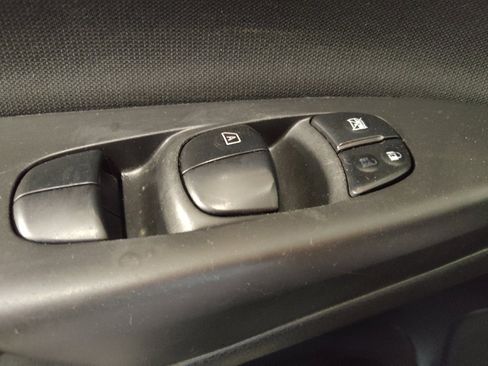 Used 2019 Nissan Sentra SR w/ Exterior Package image 27