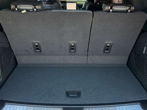 New 2026 GMC Yukon AT4 AWD/4WD image 14