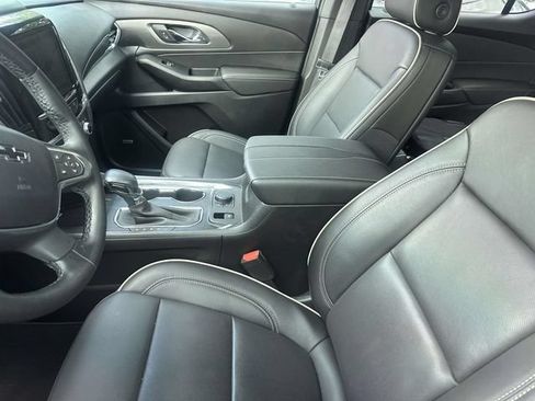 Used 2023 Chevrolet Traverse Premier w/ Redline Edition FWD image 17