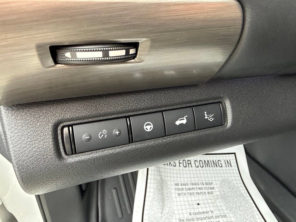 Used 2024 Nissan Pathfinder Platinum w/ Cargo Package AWD/4WD image 26