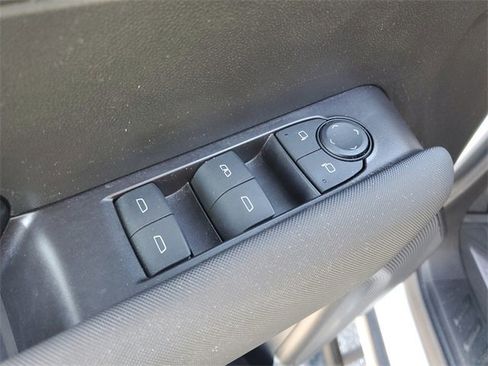 Used 2024 Chevrolet Colorado Z71 w/ Z71 Convenience Package 2 image 9