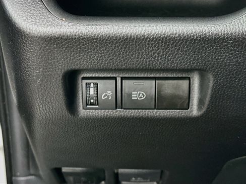 Used 2025 Toyota RAV4 LE AWD/4WD image 17