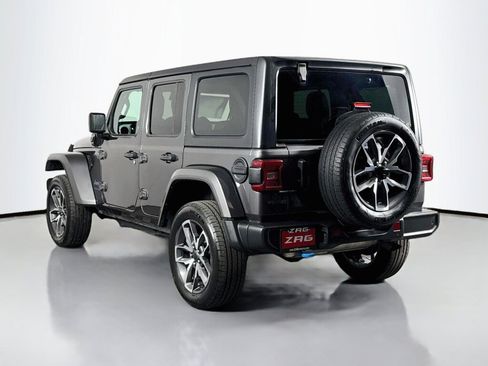Used 2024 Jeep Wrangler Unlimited w/ Convenience Group AWD/4WD image 3