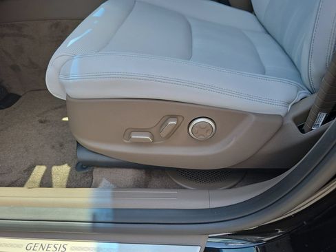 New 2026 Genesis GV70 2.5T Advanced AWD/4WD image 12