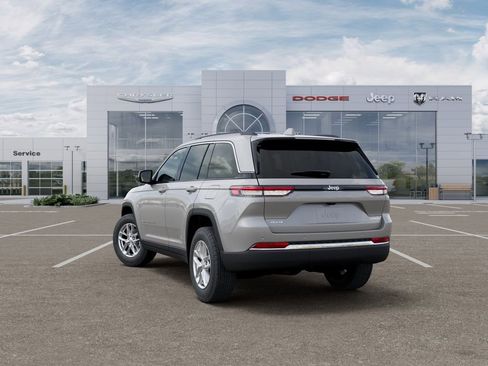 New 2026 Jeep Grand Cherokee Laredo X image 3