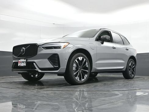 New 2026 Volvo XC60 T8 Plus w/ Protection Package Premier AWD/4WD image 43