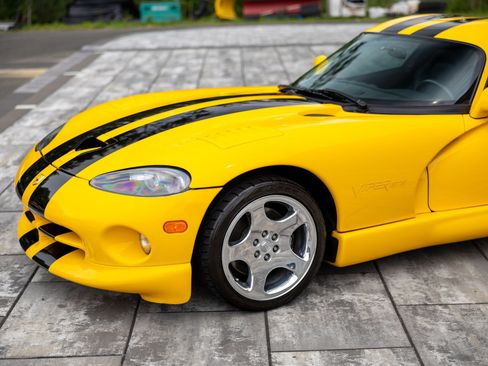 Used 2001 Dodge Viper GTS RWD image 8