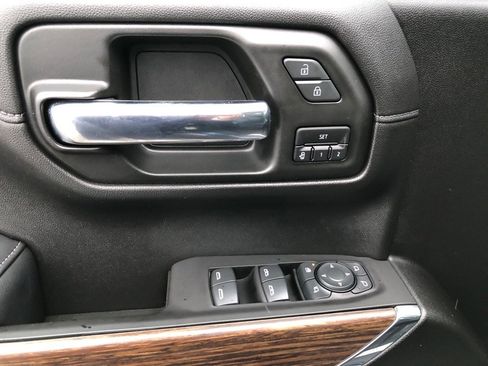 Used 2020 Chevrolet Silverado 1500 High Country w/ Technology Package image 12