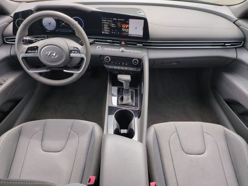 Used 2023 Hyundai Elantra SEL w/ Convenience Package FWD image 14