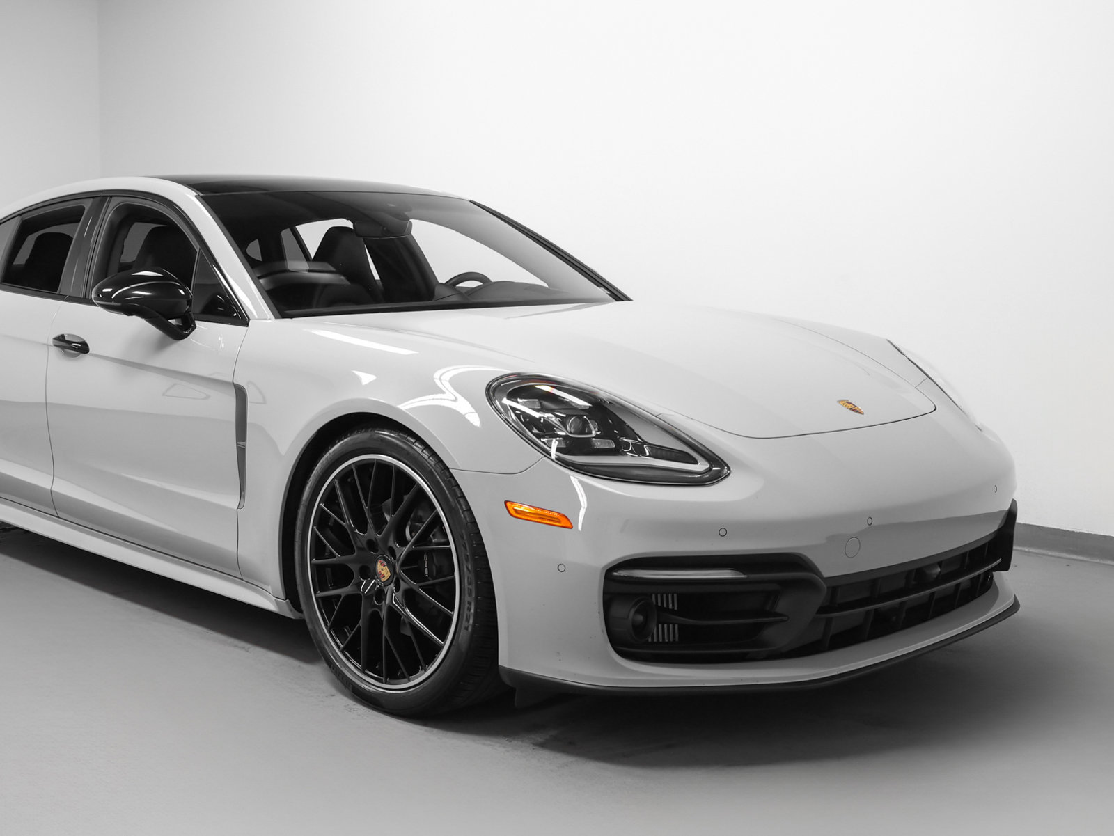 Certified 2023 Porsche Panamera 4 Platinum Edition AWD/4WD image 9