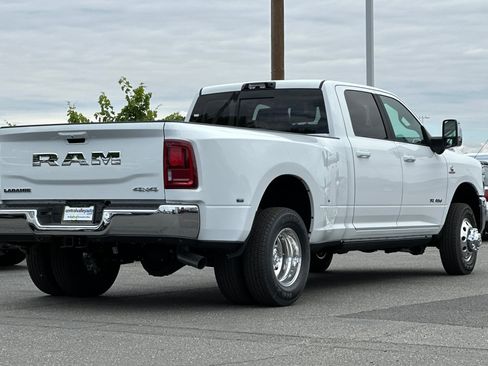 New 2026 RAM 3500 Laramie AWD/4WD image 4