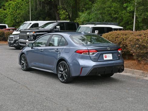 Certified 2025 Toyota Corolla SE FWD image 3