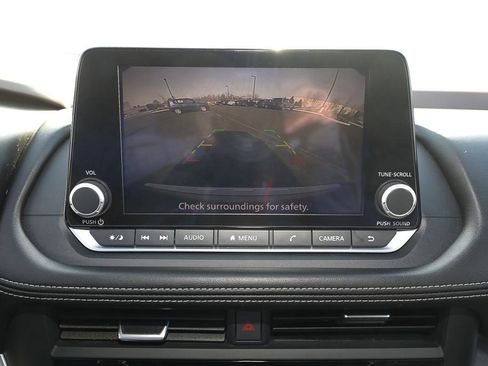 Used 2023 Nissan Rogue SV image 17