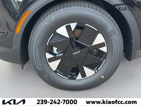 New 2026 Kia Sportage LX image 34