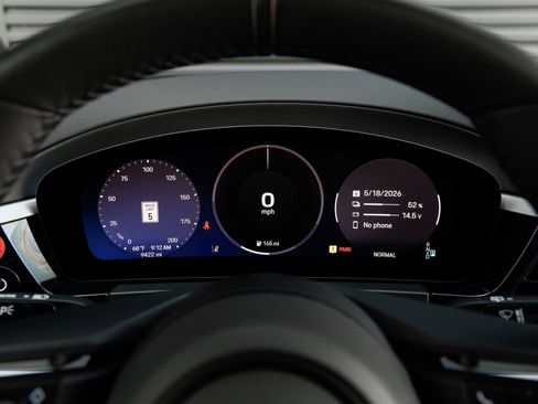 Certified 2025 Porsche Macan 4S Electric AWD/4WD image 18