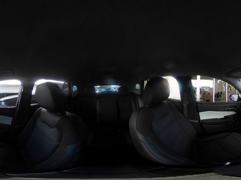 Used 2025 Chevrolet Trax LT image 41