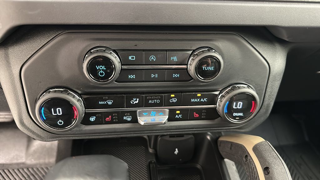 Used 2025 Ford Bronco Badlands AWD/4WD image 21