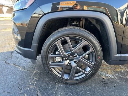 New 2026 Jeep Compass Latitude image 18