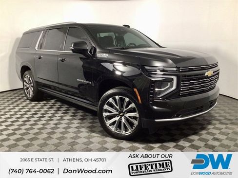 Used 2025 Chevrolet Suburban High Country image 1