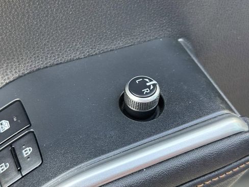 Used 2023 Toyota Highlander Bronze Edition image 25