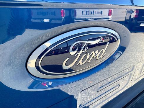 Certified 2022 Ford F150 XLT w/ Equipment Group 302A High image 28