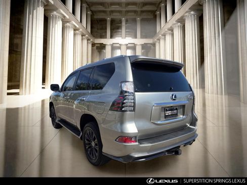 Used 2023 Lexus GX 460 Premium w/ Accessory Package AWD/4WD image 7