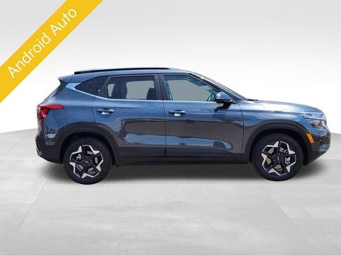 Certified 2025 Kia Seltos EX w/ EX Sunroof Package AWD/4WD image 4