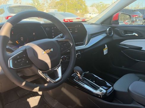 New 2026 Chevrolet Trax LT w/ Driver Confidence Package image 19