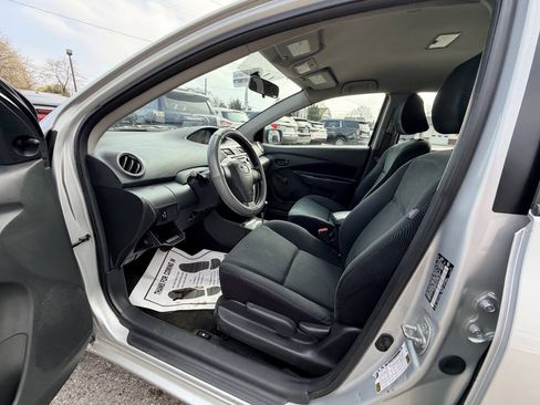 Used 2009 Toyota Yaris Sedan FWD image 39