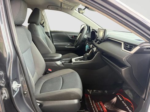 Used 2021 Toyota RAV4 LE AWD/4WD image 20
