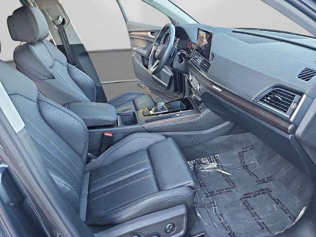 Used 2023 Audi Q5 Prestige w/ Prestige Package AWD/4WD image 12