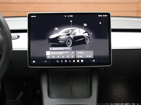 Used 2023 Tesla Model Y Long Range image 17
