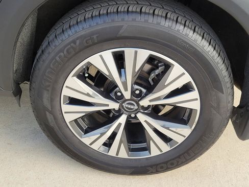 Used 2023 Nissan Rogue SV AWD/4WD image 22