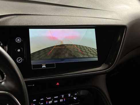 Used 2023 Buick Envision Essence image 17