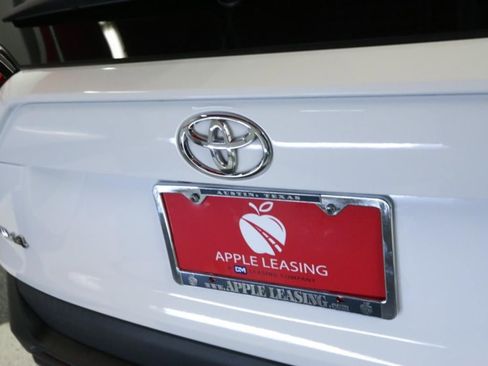 Used 2021 Toyota RAV4 XLE w/ Convenience Package FWD image 27