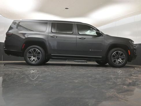 Used 2024 Jeep Wagoneer L Series II RWD image 16